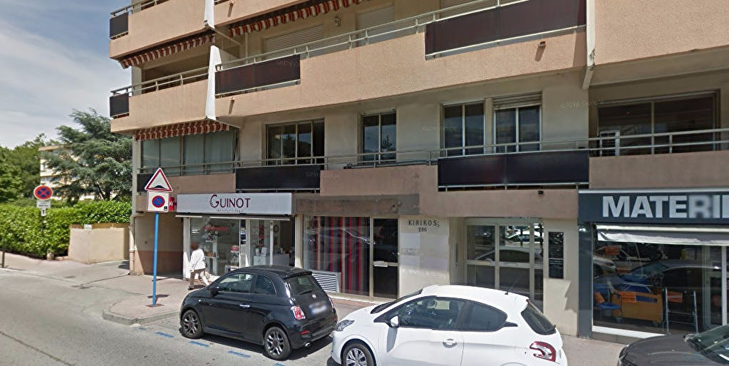 location Garage fermé à Mandelieu Locagence