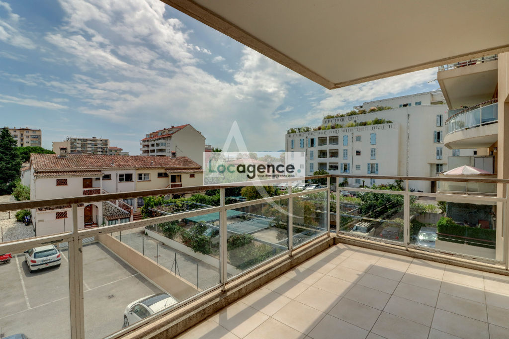vente Cannes la Bocca 2 pièces centreville avec garage Locagence